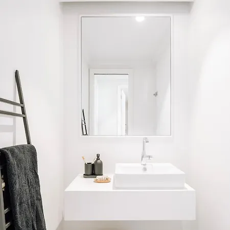 Apartment Brulle - 2 Bedrooms, Gym And Pool In Arroios Lisbon